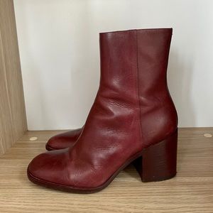Martin Margiela burgundy ankle boots. size 36.5